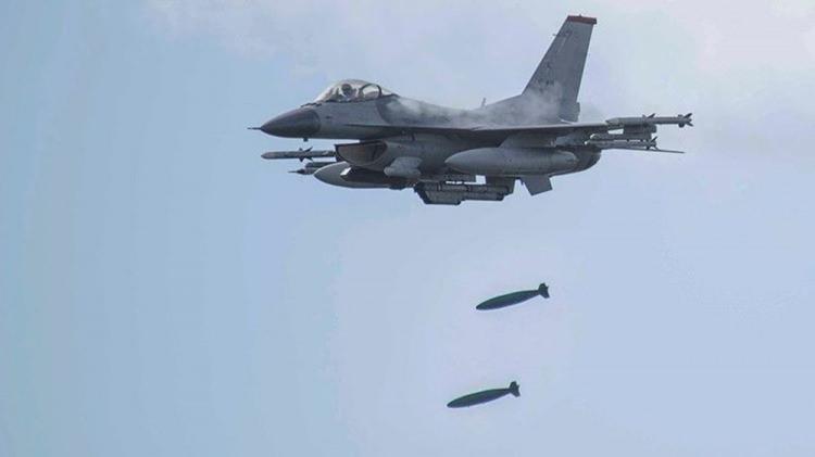 <p>MK-84 ve NEB genel maksat bombalarında belirli modifikasyonlar yaparak bombaları akıllı bombalara dönüştüren Hassas Güdüm Kiti (HGK), bir süredir test aşamasındaydı. </p>
<p> </p>