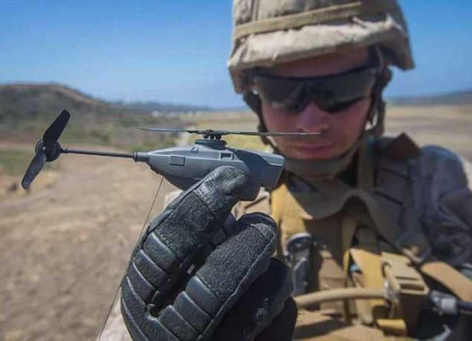 <p>ABD askerleri önümüzdeki günlerde arazi keşfi ve istihbarat toplamak için cebe sığabilen bu drone (İnsansız Hava Aracı) modelinden faydalanacak.</p>
<p> </p>