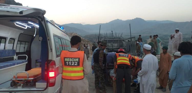 <p>Pakistan’da mermer madeninde meydana gelen göçükte ilk belirmelere göre 11 kişi hayatını kaybetti, 5 kişi yaralandı.</p>

<p> </p>
