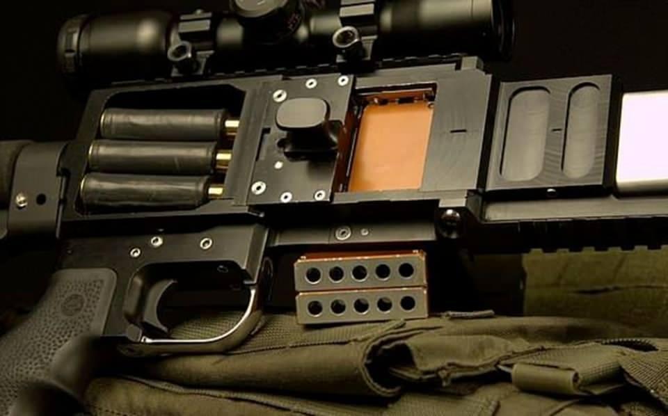 <p>ABD ordusu için geliştirilen 'ribbon gun' isimli tüfeğin testleri start aldı.</p>
<p>Henüz prototibi bulunan piyade tüfeğini rakiplerinden ayıran en dikkat çekici özelliği ise aynı anda 4 kurşun birden ateşleyebilmesi.</p>