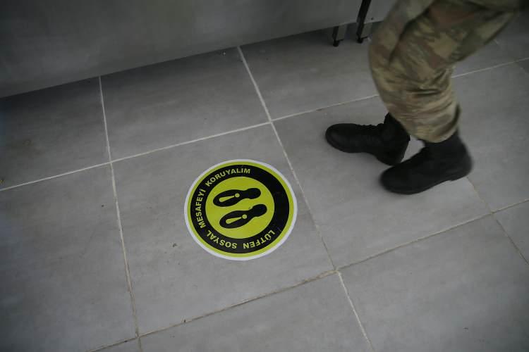 <p>Buradan askerlerimizin çok değerli ailelerine gönül rahatlığıyla ifade edebilirim ki bizlere emanet ettiğiniz kıymetli evlatlarınız emin ellerdedir, gözünüz arkada kalmasın."</p>
