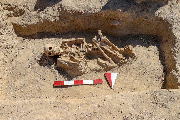 <p>Ekipte yer alan antropologların laboratuvar ortamında iskeleti incelemesiyle kadının ölüm nedeni ve net yaşı belirlenecek.</p>
