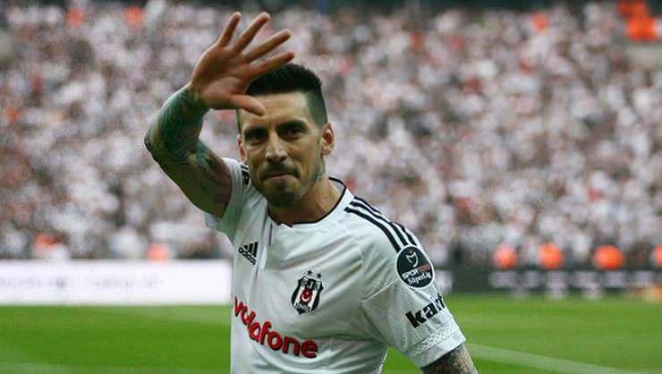 <p>José Sosa<br />
<br />
Beşiktaş > Milan<br />
<br />
7.50 mil. €</p>
