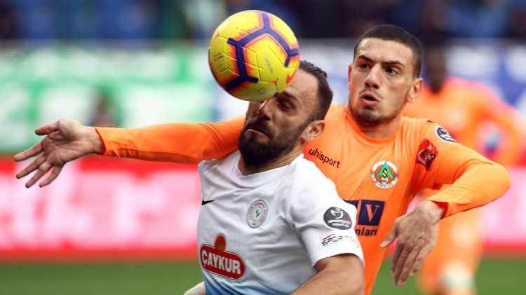 <p>Merih Demiral<br />
<br />
Alanyaspor > Sassuolo<br />
<br />
8.00 mil. €</p>

