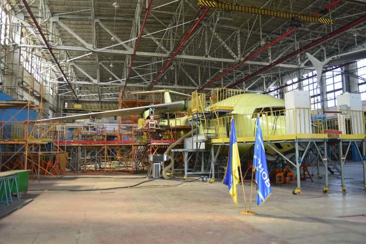 <p> Geleneksel pazarımızı ve tedarikçilerimizi kaybettik. Ancak bir yandan da Antonov Ukrayna'nın bağımsızlığından sonra uluslararası bir mantaliteye geçiş yapıyordu. </p>