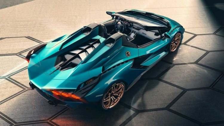 <p>Lamborghini, bu özel modelden sadece 19 adet üretecek ve bu 19 adet tamamen satılmış durumda.</p>