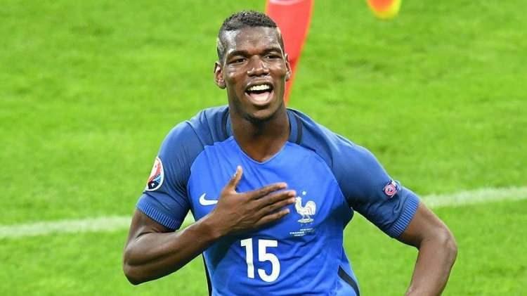 <p>PAUL POGBA</p>

<p>Maaşı: 28 milyon dolar<br />
Sponsorluk Geliri: 6 milyon dolar<br />
Toplam Kazancı: 34 milyon dolar</p>
