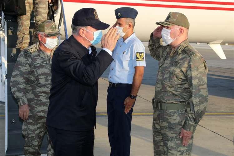 <div>Akar, beraberinde Genelkurmay Başkanı Orgeneral Yaşar Güler, Kara Kuvvetleri Komutanı Orgeneral Ümit Dündar, Deniz Kuvvetleri Komutanı Oramiral Adnan Özbal ve Hava Kuvvetleri Komutanı Orgeneral Hasan Küçükakyüz ile Kaş’taki temaslarının ardından dün Lefkoşa’ya geldi.</div>

<div> </div>
