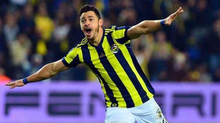 <p>Giuliano<br />
<br />
Fenerbahçe > Al-Nasr Riyad<br />
<br />
10.50 mil. €</p>
