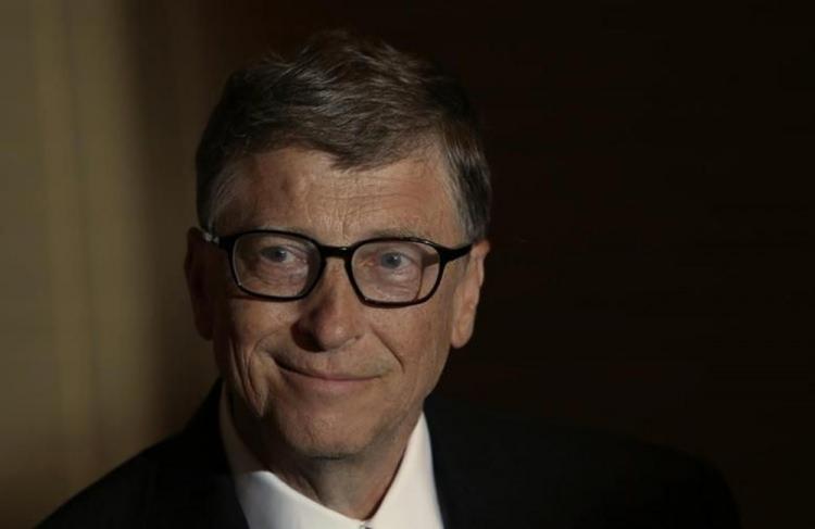 <p>Geçtiğimiz günlerde elektirkli araçlar ile ilgili bir yazı kaleme alan Bill Gates elektrikli TIR'ların iddia edilenin aksine pratik bir yöntem olmayacağını öne sürdü. </p>
