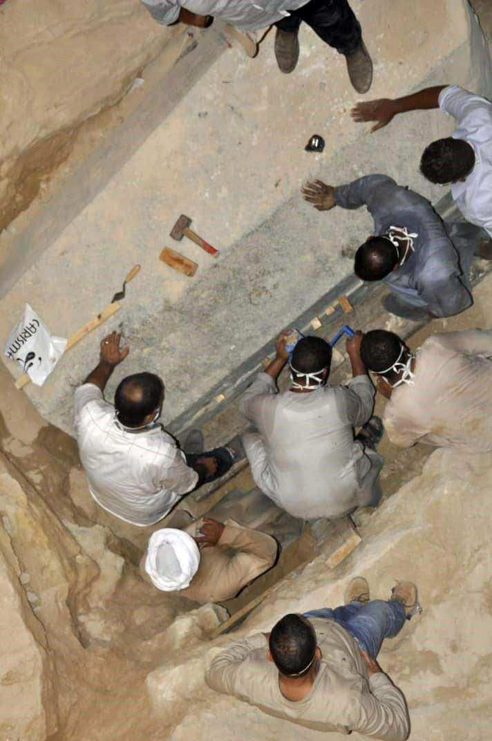 <p>Bilim insanları bulunan üç mumyanın da, daha önce düşünüldüğü gibi Ptolemy (Tolemi) ya da Roma Kraliyet Ailesi’ne ait olmadığını açıkladı. </p>