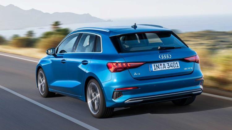 <p>Lüks kompakt sınıfta yer alan bu otomobil; 1.5 TFSI 150 PS, 2.0 TDI 116 PS ve 2.0 TDI 150 PS olmak üzere üç farklı motor seçeneğiyle birlikte geliyor.</p>