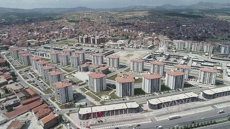 <p>İsveç<br />
<br />
Satılan Konut Sayısı : 76</p>