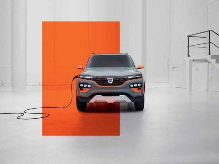 <p>Aracın Renault'un Çin'de ürettiği ve sadece orada sattığı City K-ZE modeliyle benzerliği dikkat çekiyor. Renault K-ZE'yi Çin'de teşviklerle beraber 8 bin euroya satıyor.</p>