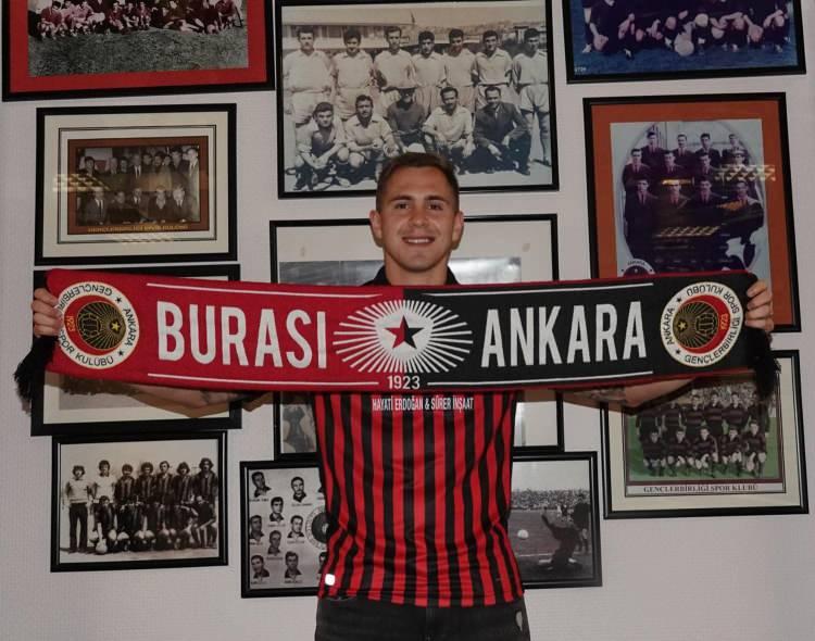 <p>PİRİS DA MOTTA</p>

<p>Yeni Takımı: Gençlerbirliği<br />
Eski Takımı: Flamengo</p>
