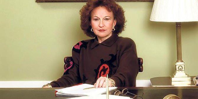 <p>Bu görevinin yanında 1944 yılında Arçelik'in Yönetim Kurulu Başkanlığı'nı üstlendi.</p>

<p>1995 yılında, kendi adına açılan Galatasaray Üniversitesi Suna Kıraç Kütüphanesi'ne yaptığı katkılardan dolayı üniversitenin eğitim vakfı tarafından Onur Madalyası'na layık görüldü.</p>

