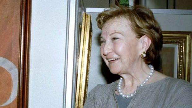 <p>1970 yılında şirketin İcra Komitesi'ne girdi. Bu görevi 4 yıl sonra insan kaynaklarından sorumlu yönetici pozisyonu için bırakmış oldu.</p>

<p>1980 yılında ise holdingin Yönetim Kurulu Başkan Vekili sıfatını kazandı.</p>
