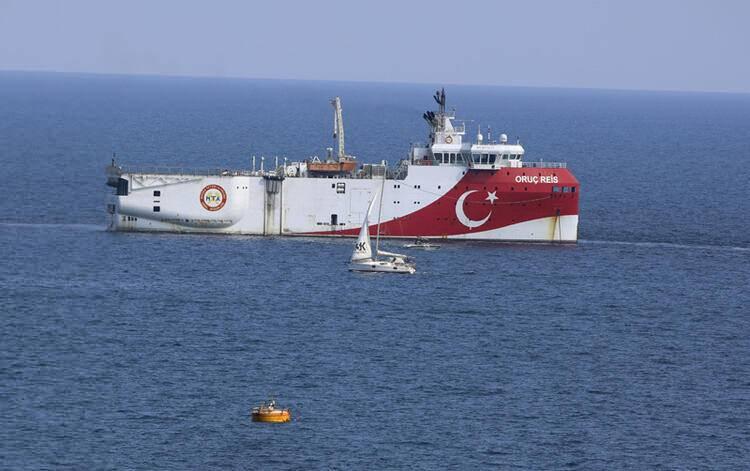 <p>Resmi açıklamadaki en dikkat çekici yer ise, görüşmelerde 'ABD’nin Doğu Akdeniz’de güvenlik, barış ve refaha olan ortak adanmışlığının tazeleneceği ve son yılların en iyi şekilde seyreden ABD-Yunanistan ilişkilerinin kutlanacağı' cümlesi oldu.</p>

<p> </p>
