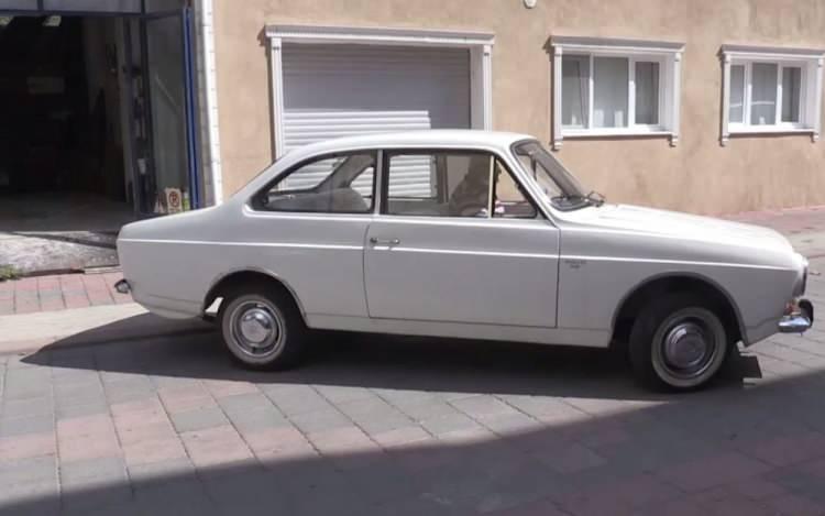 <p>Saltukova beldesinde ikamet eden 72 yaşındaki Gökçe, gençlik yıllarından itibaren büyük ilgi duyduğu ilk "Anadol" marka otomobilini 1986'da satın aldı.</p>
