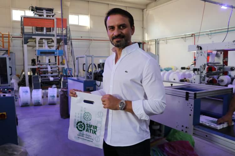 <p>Kaya, yurt dışından gelen talep &uuml;zerine tek kullanımlık &ouml;nl&uuml;k &uuml;retmeye başladığını belirterek, ş&ouml;yle konuştu:</p>
