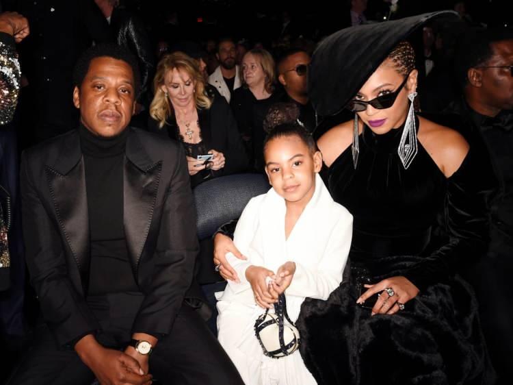 <p>BLUE IVY CARTER - 467 MİLYON DOLAR</p>

<p> </p>

<p>Ünlü şarkıcı ve prodüktörler Beyonce Knowles ile Jay Z'nin kızı olan Blue Ivy Carter, orta sınıftan şimdiki maddi güçlerine ulaşan anne ve babasının servetlerinin tek varisi.</p>
