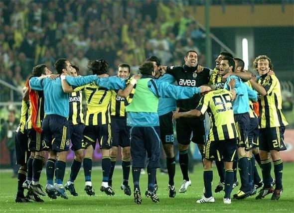 <p>09 Kasım 2008</p>

<p>Süper Lig`in 10. haftasında Fenerbahçe, sahasında konuk ettiği ezeli rakibi Galatasaray`ı 4-1 mağlup etmişti. </p>
