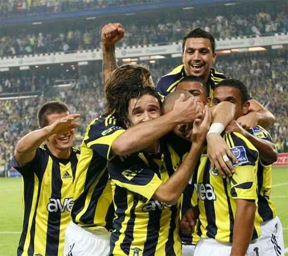 <p>25 Ekim 2009</p>

<p>Süper Lig`in 10. haftasında Fenerbahçe, dev derbide sahasında konuk ettiği Galatasaray`ı 3-1 mağlup etmişti. </p>
