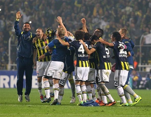 <p>10 Kasım 2013</p>

<p>Spor Toto Süper Lig’in 11. haftasında Fenerbahçe, kendi evinde Galatasaray’ı 2-0 mağlup etmişti. </p>
