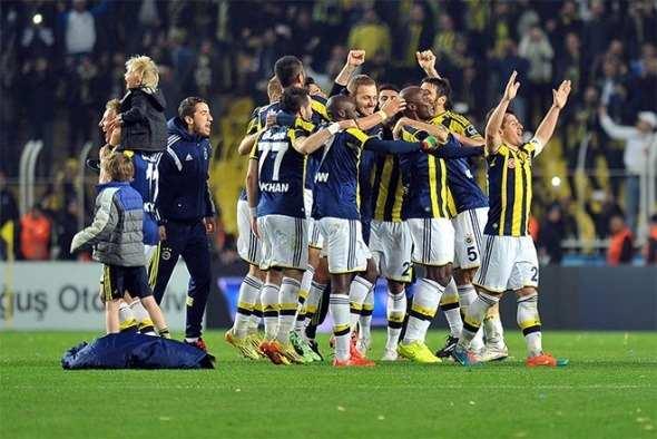 <p>08 Mart 2015Spor Toto Süper Lig’in 23. haftasındaki derbi mücadelesinde Fenerbahçe sahasında Galatasaray’ı ağırlamış, mücadele sarı-lacivertli takımın 1-0`lık üstünlüğü ile sonuçlanmıştı. </p>
