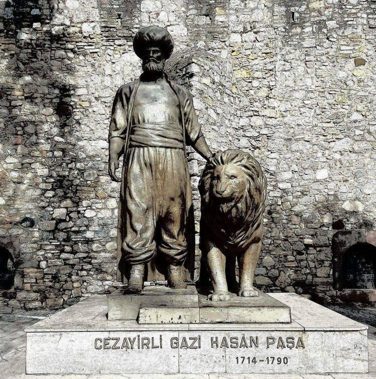 <p>Osmanlıca yazılan ve 22 maddeden oluşan anlaşmayla Amerika yıllık 12 bin altını Osmanlı Devleti'ne vermeyi kabul etti.</p>
<p> </p>