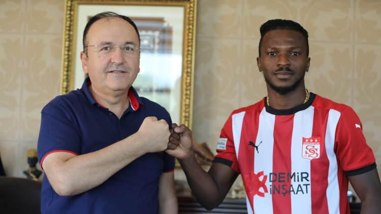 <p>OLARENWAJU KAYODE</p>

<p>Yeni Takımı: Sivasspor<br />
Eski Takımı: Shakhtar D.</p>
