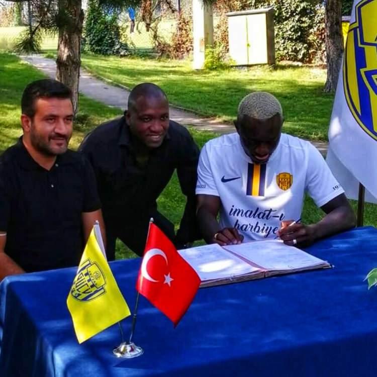 <p>ASSANE DİOUSSE</p>

<p>Yeni Takımı: Ankaragücü<br />
Eski Takımı: Saint-Etienne</p>
