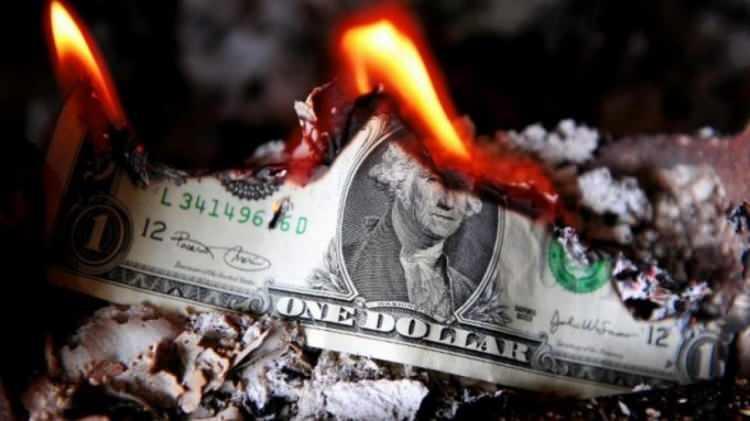 Ünlü ekonomistten çılgın dolar açıklaması!