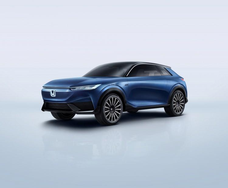 <p><span style="color:#FF8C00"><strong>HONDA SUV E:CONCEPT’İ TANITTI</strong></span></p>
<p>Honda, corona virüsü salgını süresinde ilk defa düzenlenen Pekin Uluslararası Otomobil Fuarı'nda elektrikli SUV konseptini tanıttı.</p>
<p>Otomobilin görüntüsü markanın gelecek yıllarda nasıl bir tasarım dili tercih edeceğini otomobil severlere gösterdi. </p>
<p> </p>