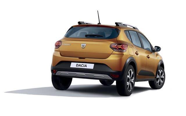 <p>Dacia ayrıca, kullanıcıya akıllı telefon aracılığıyla doğrudan radyo, navigasyon ve aramaları kontrol etme imkanı sağlayan yeni bir Medya Kontrol Sistemi sunuyor.</p>