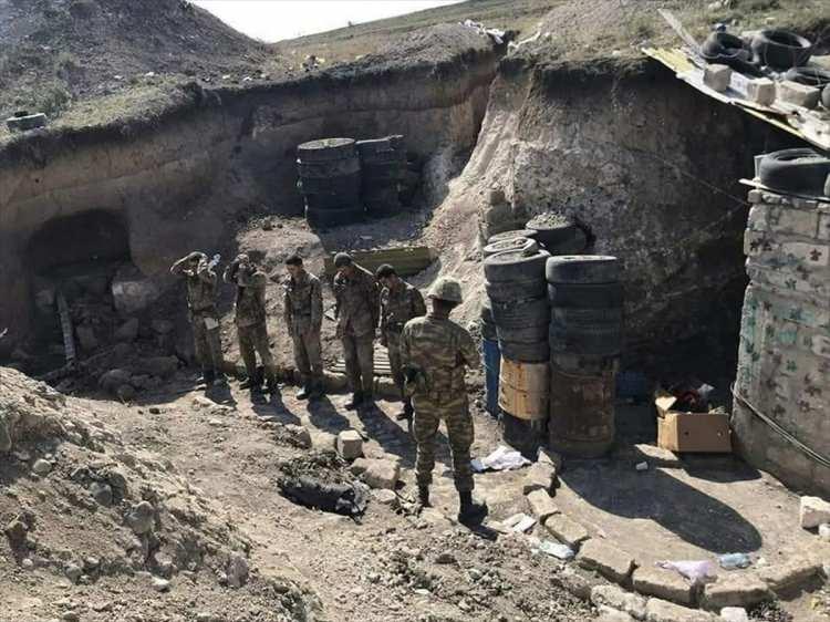 <p>Azerbaycan ordusunun topraklarını işgalden kurtarmak için başlattığı operasyonda bazı Ermenistan askerleri teslim oldu.</p>

<p> </p>
