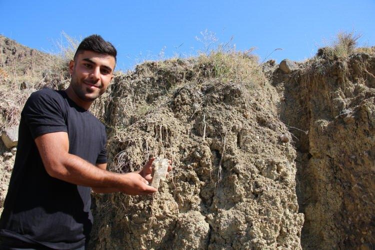 Bu k&ouml;y&uuml;n taşı toprağı altın