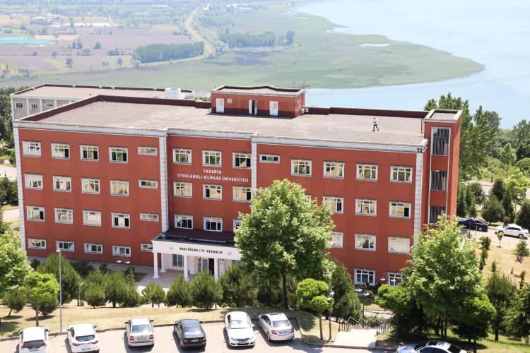 <p><strong>Sakarya Uygulamalı Bilimler Üniversitesi</strong><br />
<br />
Kadro: 10 akademik personel<br />
Son Başvuru Tarihi: 5 Ekim</p>