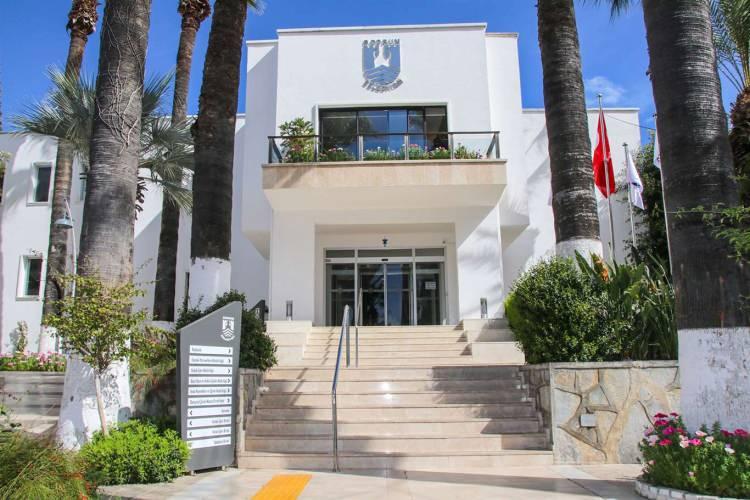 <p><strong>Bodrum Belediyesi</strong><br />
<br />
Kadro: 25 zabıta memuru<br />
Son Başvuru Tarihi: 16 Ekim</p>

<p> </p>
