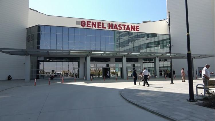 <p>Türkiye sağlık yatırımlarına hız kesmeden devam ediyor. Covid-19 salgınının etkili olduğu bir dönemde, 1.250 yataklı dev bir sağlık kompleksi daha hizmete giriyor.</p>
<p> </p>