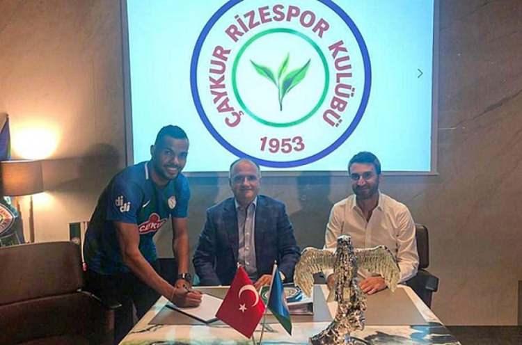 <p>FERNANDO ANDRADE<br />
<br />
Eski Takımı: Porto<br />
Yeni Takımı: Çaykur Rizespor</p>
