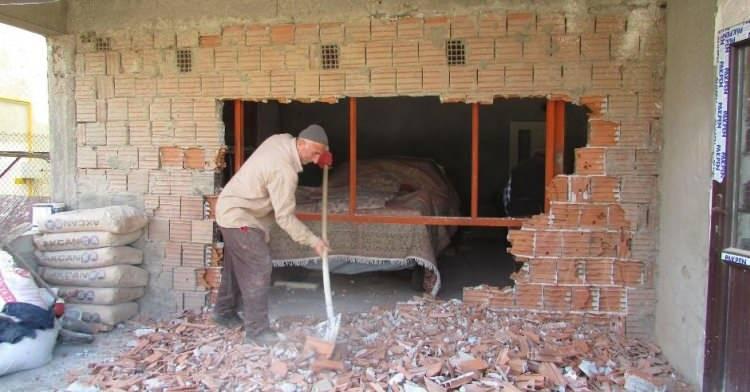 <p><strong>37 YIL SONRA GARAJDAN ÇIKTI</strong></p>
<p>Yıllar sonra garajdan çıkarılma hikayeleri arasında Türkiye'den de bir model bulunuyor.</p>