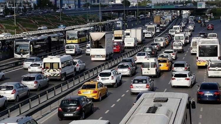 <p>Otomobil satışları, 2020 yılı dokuz aylık dönemde geçen yıla göre yüzde 70,0 oranında artarak 388.690 adet olurken, hafif ticari araç pazarı da yüzde 99,2 artarak 104.931 adede ulaştı.</p>
<p> </p>
