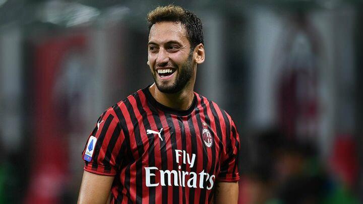 <p>Hakan Çalhanoğlu (Milan): 2.5 milyon euro</p>
