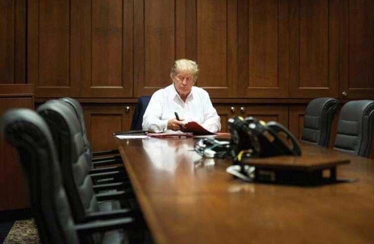 <p>Trump, birkaç gün önce Twitter hesabından koronavirüse yakalandığını duyurmuş, dün başkent Washington'a yakın Maryland eyaletindeki Walter Reed Askeri Hastanesi'ne kaldırılmıştı.</p>
<p> </p>