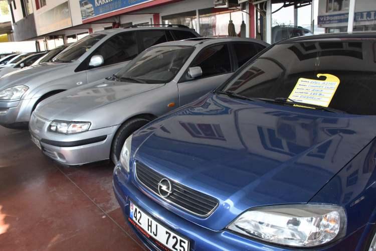 <p>Yakın zamanda gerçekleşecek Ford e-Transit üretim başlangıcı da içten yanmalı araç üreticilerinin Türkiye’deki elektrikli yatırımlarına önem verildiğini gözler önüne seriyor. 2022 yılından itibaren TOGG’un da pazara girişi ile rekabet bambaşka seviyelere taşınacak. </p>