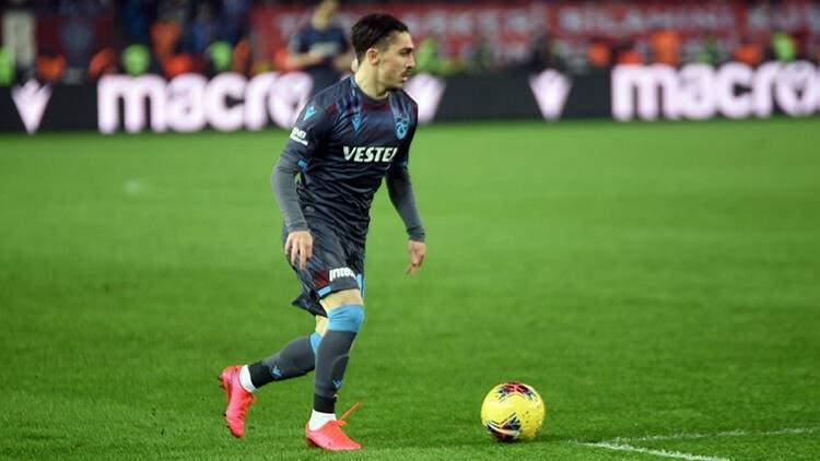 <p>ATALANTA VE MONACO ISRARCI </p>
<p>Atalanta scoutları bir an olsun genç futbolcunun peşini bırakmazken; listeye bir de eski talip Monaco eklenmiş oldu.</p>
<p> </p>