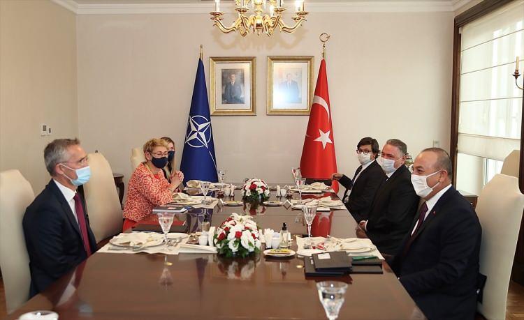 <p>Dışişleri Bakanı Mevlüt Çavuşoğlu (sağda), NATO Genel Sekreteri Jens Stoltenberg (solda) ile Dışişleri Bakanlığı’nda görüştü.</p>
