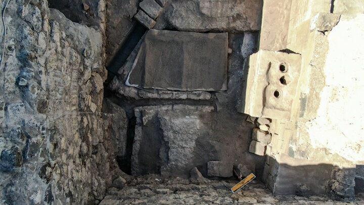 <p>Kazılar bittikten sonra Amida Höyük ve Artuklu Sarayı'nın, Diyarbakır’ın ve bölgenin önemli turizm merkezlerden biri olacağını belirten Yıldız, buranın aynı zamanda İçkale bölgesini izlemek için bir seyir terası konumunda olacağını söyledi.</p>