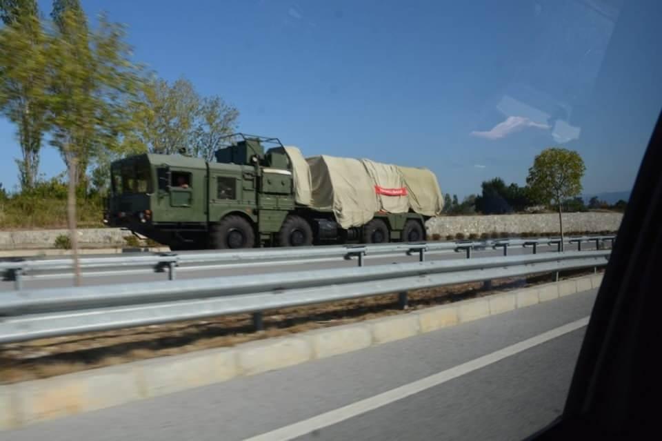 <p>S-400 konvoyu Sinop’a ulaşırken, konuyla ilgili resmi bir açıklama yapılmadı.</p>

<p> </p>
